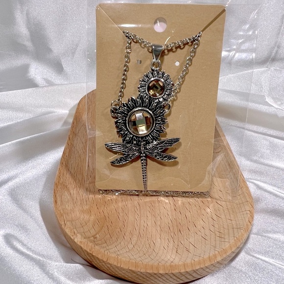 Double Layer Dragonfly Necklace - Picture 1 of 3
